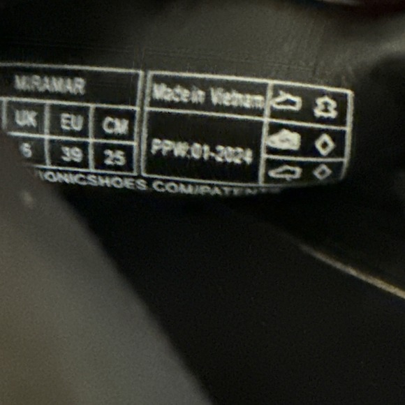 Vionic Miramar Size 8.5 Black & Cream Leather Comfort Slide Sandal Slip On New - Picture 14 of 15